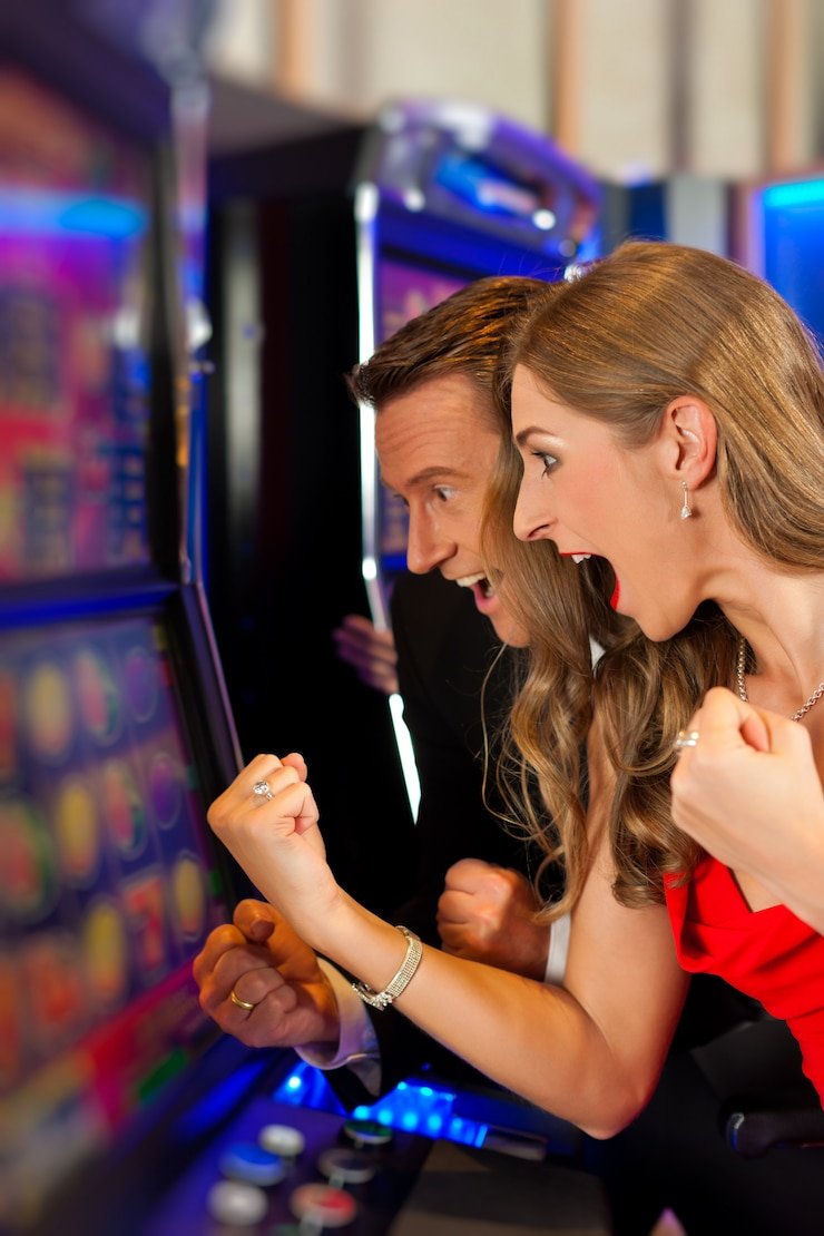 Dashboard esports betting rumahplay menampilkan pertandingan Mobile Legends, Free Fire, dan PUBG Mobile dengan odds langsung