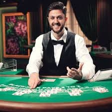 Layar pemilihan pasar taruhan esports dengan odds dan statistik tim